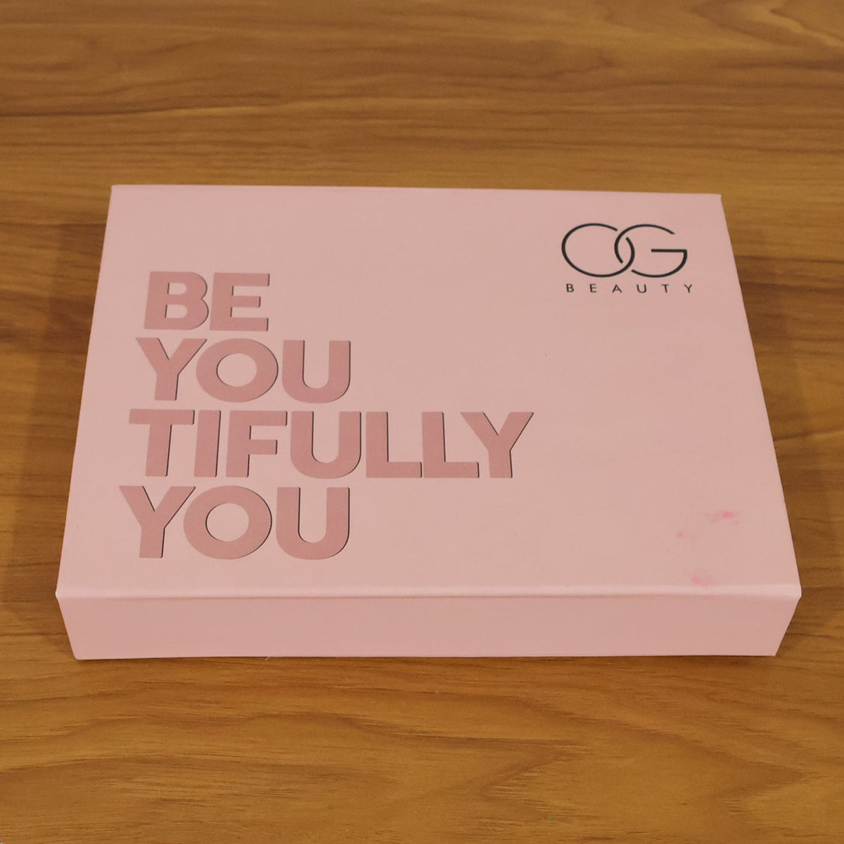Gift makeup set ideal for birthdays and special occasions