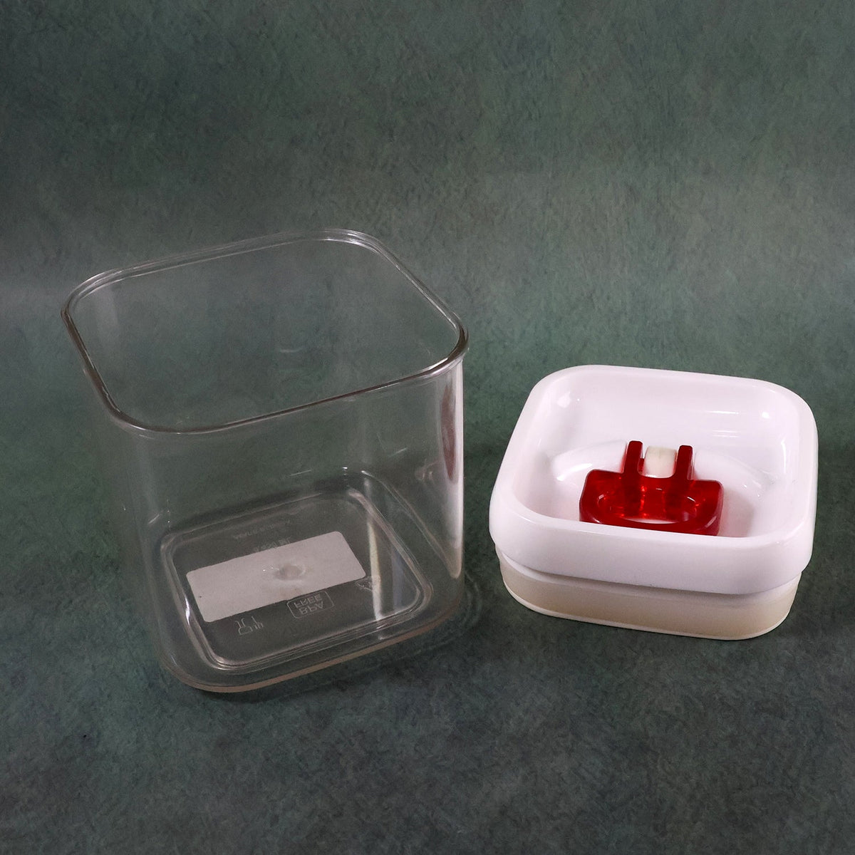 Home kitchen transparent container for cereals and pulses